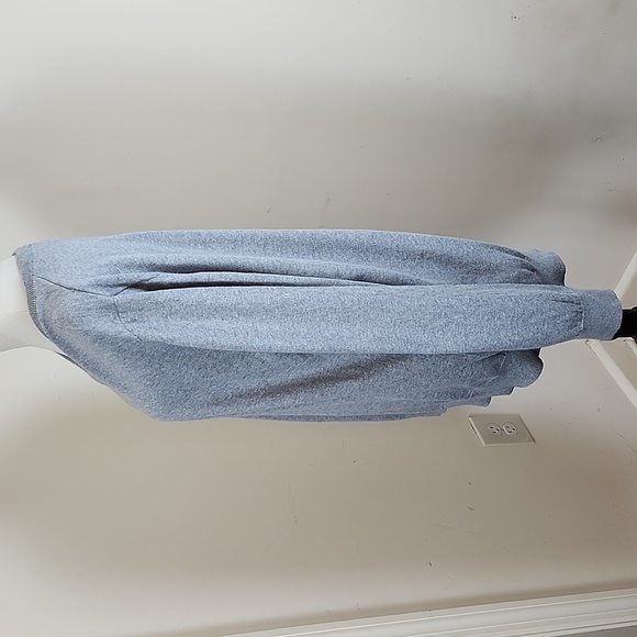 L.L. Bean Men's Light Gray V Neck, Long Sleeve, Lightweight, Pull Over Sweater - Picture 3 of 7